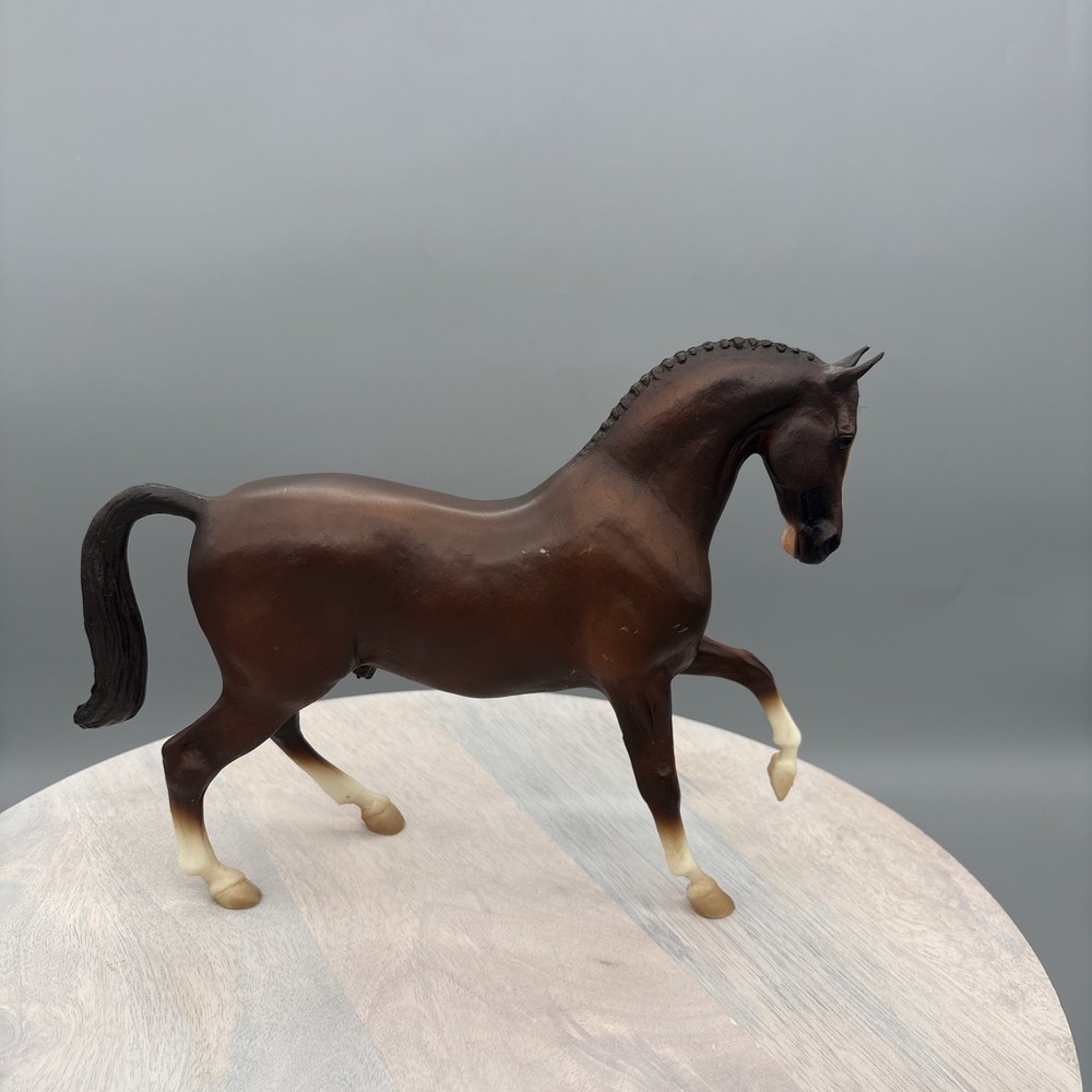 Retired Breyer Reeves #465 Roemer Dutch Warmblood Chestnut Dressage Champion